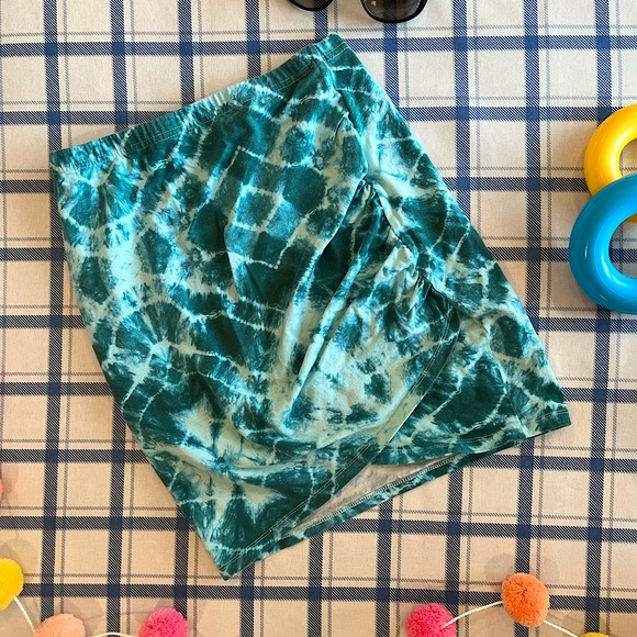 Charlotte Russe Mini Teal Tie Dye Skirt - Picture 3 of 3